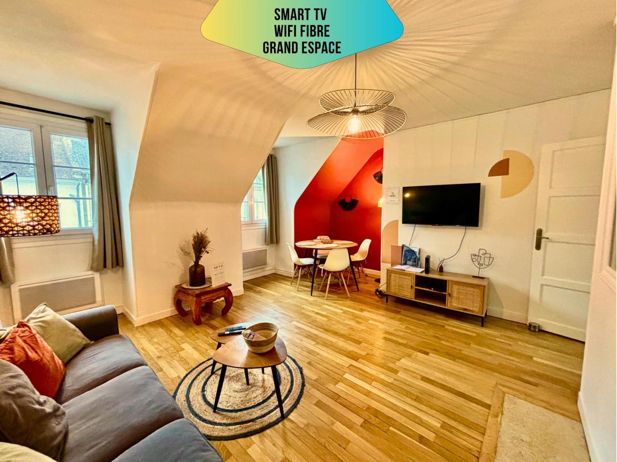 Le Corneille - Ideal Pros & Couples - Centre Historique - Chateau 5Min - Gare 10Min - Au Calme - Fibre Compiegne Luaran gambar