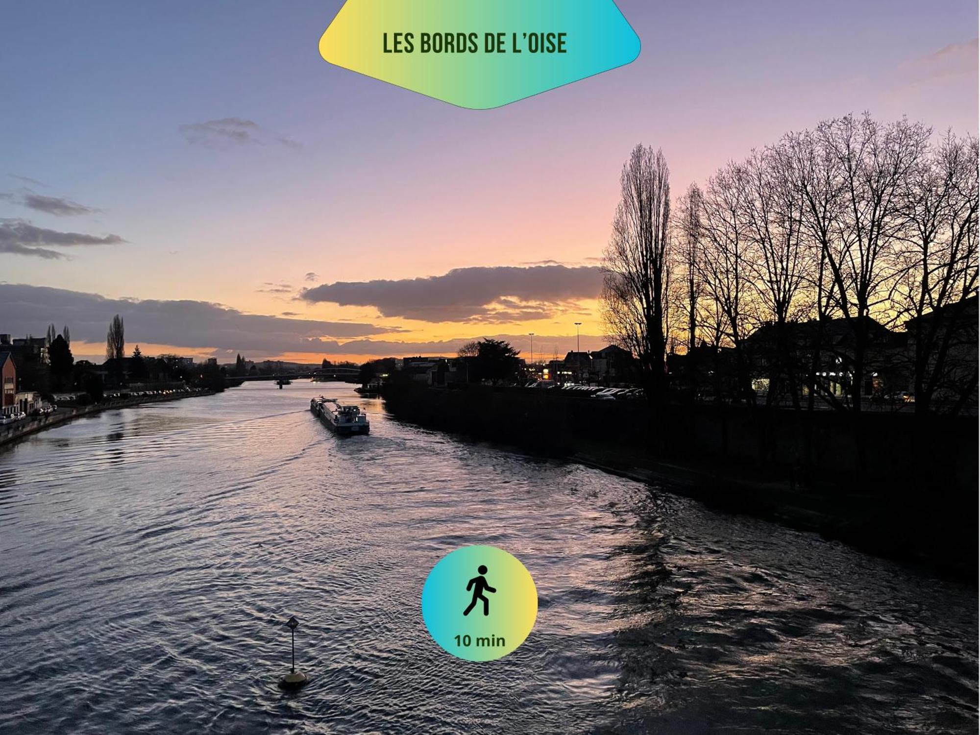 Le Corneille - Ideal Pros & Couples - Centre Historique - Chateau 5Min - Gare 10Min - Au Calme - Fibre Compiegne Luaran gambar