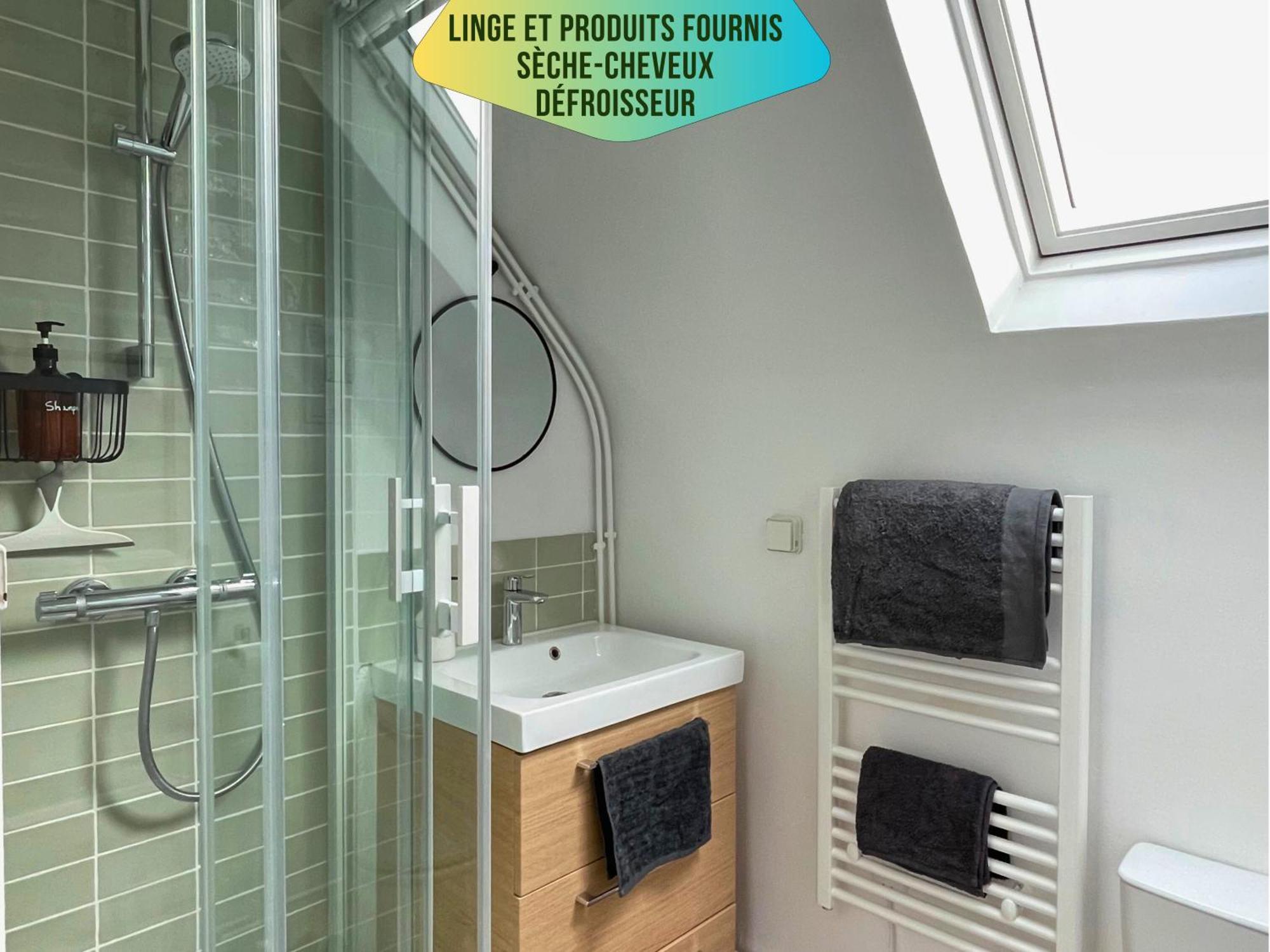 Le Corneille - Ideal Pros & Couples - Centre Historique - Chateau 5Min - Gare 10Min - Au Calme - Fibre Compiegne Luaran gambar